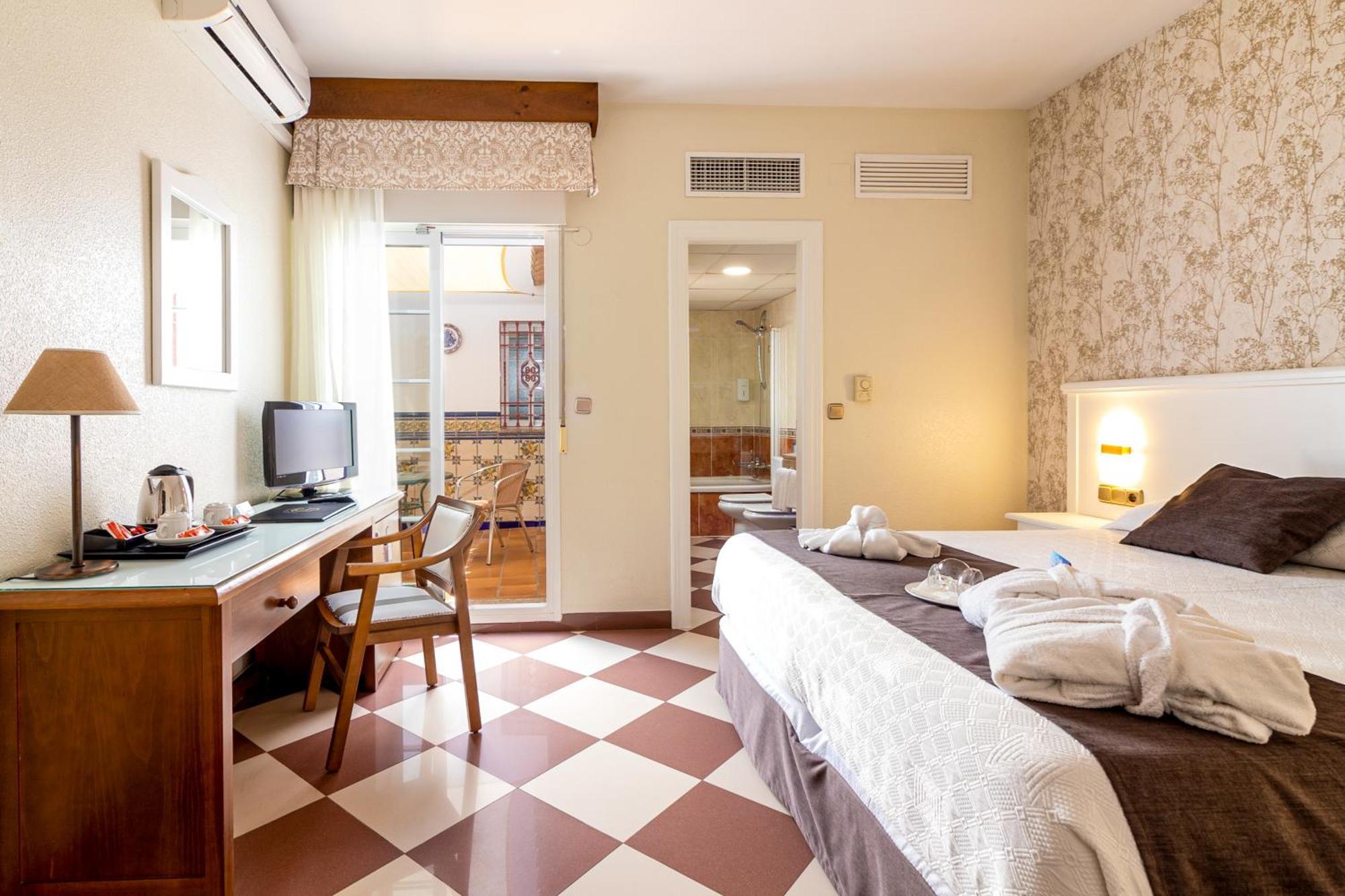 Hotel Avenida Tropical By Bossh! Salobrena